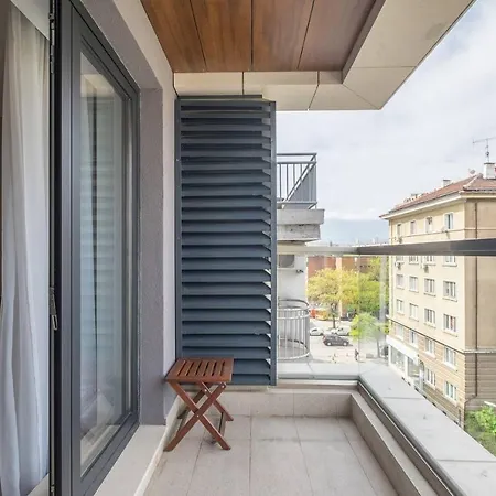 Apartment Minimal Interior Design / Metro Station / Luxury B Sofia